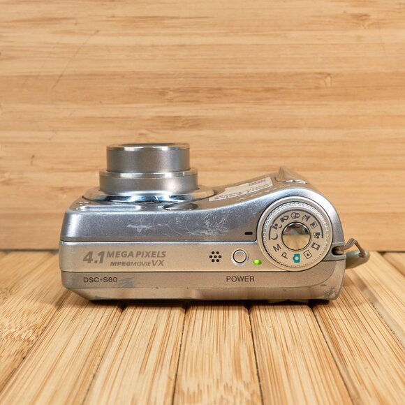 Sony Cyber-shot DSC-S60 4.1MP Digital Camera, 3X Optical Zoom, Made in Japan - Picture 4 of 14